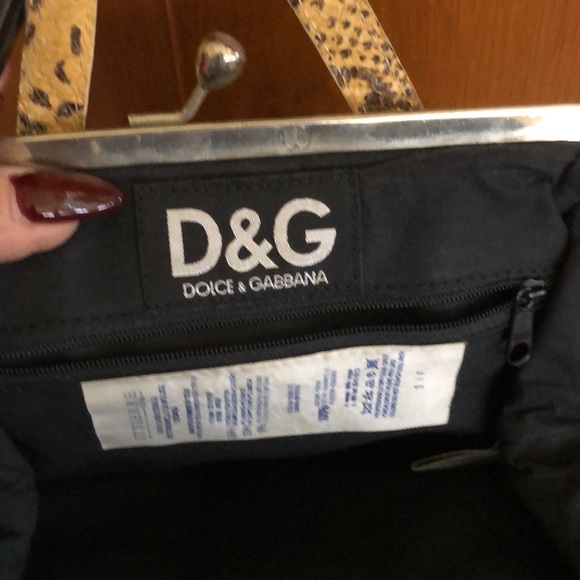 Dolce & Gabbana snap closed snakeskin purse with small snake skin handles - Picture 2 of 2